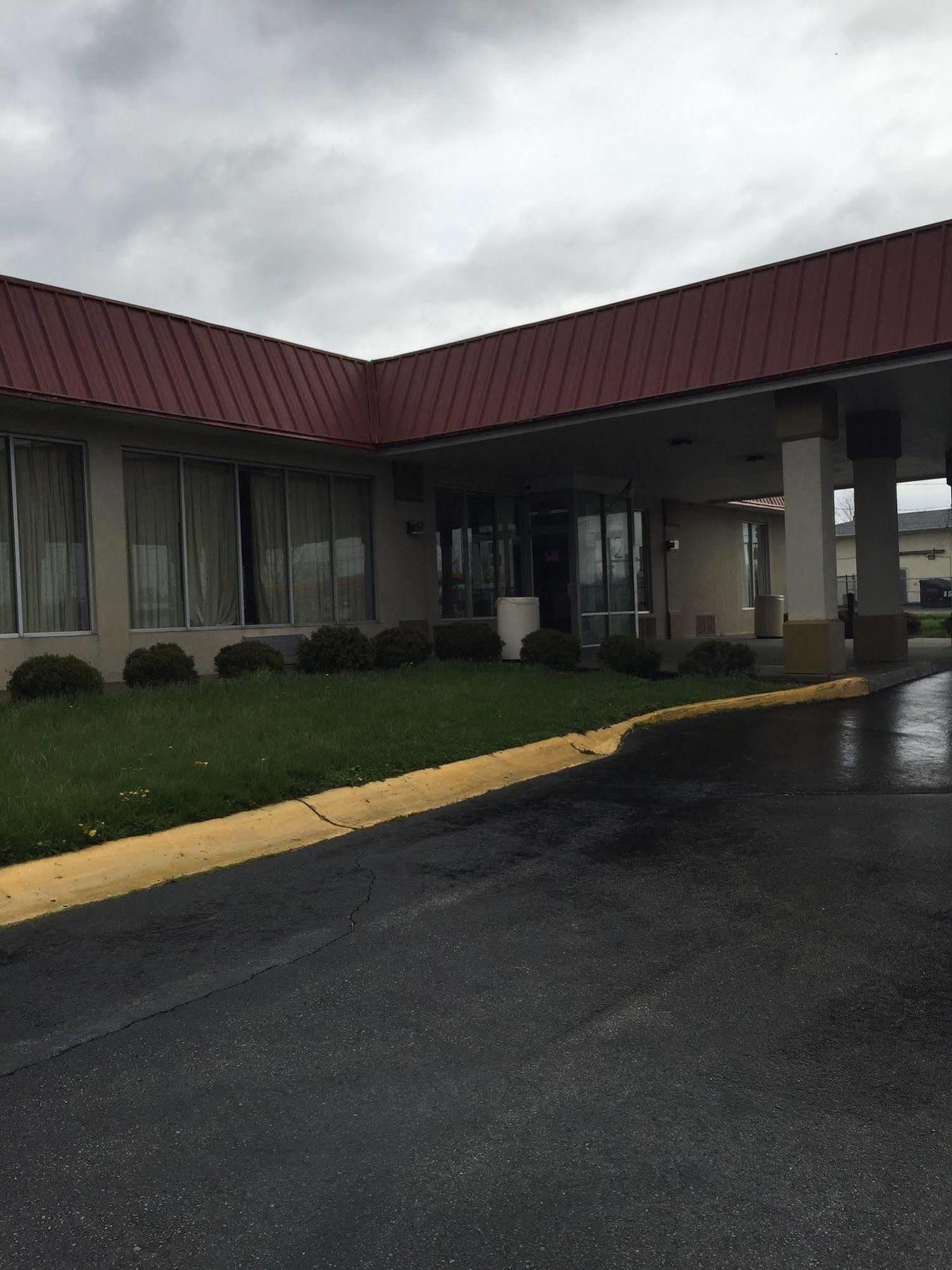 Days Inn & Suites By Wyndham Springfield Oh Exterior photo